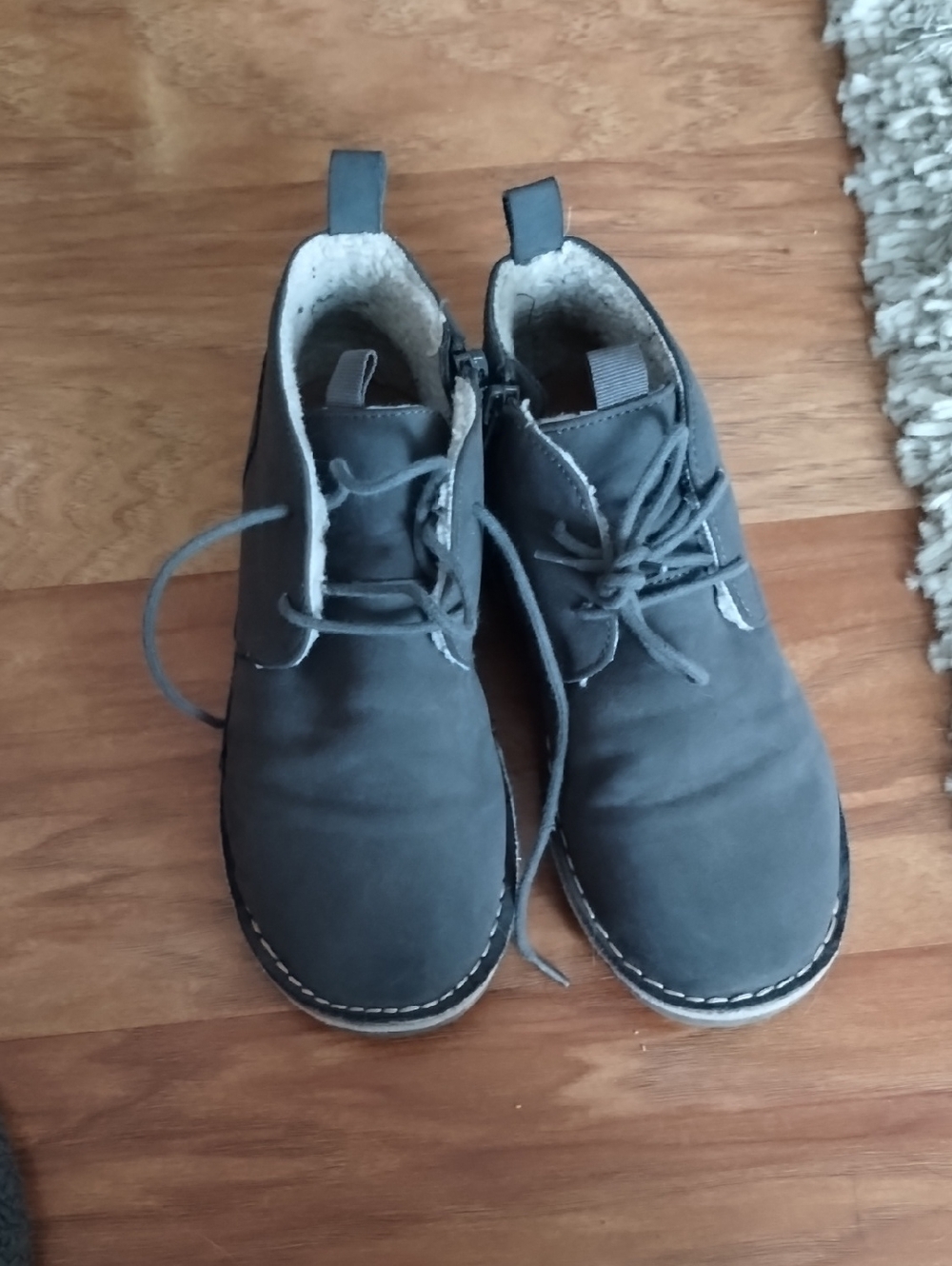 Men's Casual Gray Lace-Up Chukka Boots